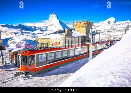 Stazione ferroviaria a cremagliera di Gorngerat e vetta del Cervino nella zona sciistica di Zermatt, regione Vallese in Svizzera Alpi Foto Stock