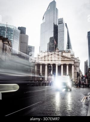 Sfondo dello skyline del centro finanziario Motion Blur City of London Foto Stock