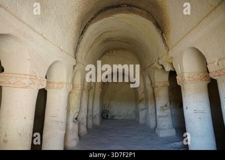 NEVSEHIR, TURKIYE - 09 AGOSTO 2025: Monastero di Hallac nella città di Ortahisar Foto Stock