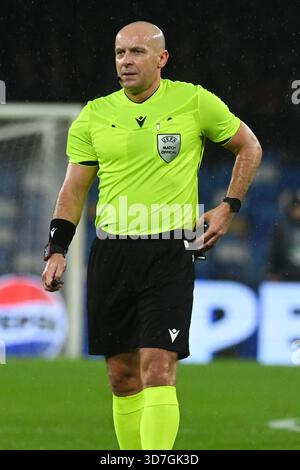 Napoli, Italia, 25 novembre 2025 l'arbitro della partita Szymon Marciniak in azione durante la UEFA Champions League SSC Napoli vs Qarabag :Agostino Gemito/ Alamy Live News Foto Stock