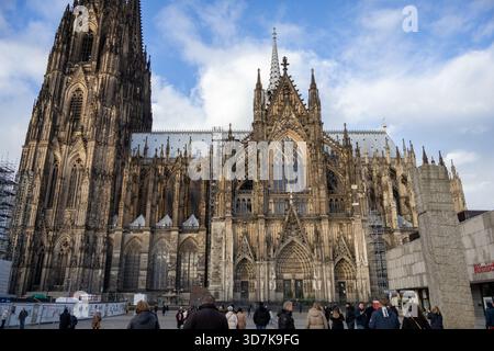 Architettura gotica tradizionale della Cattedrale di Colonia Foto Stock