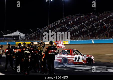 31 ottobre 2025, Avondale, Arizona, USA: COREY HEIM (11) vince il campionato NASCAR Craftsman Truck Series ad Avondale, Arizona. (Credit Image: © Walter G. Arce Sr./ASP via ZUMA Press Wire) SOLO PER USO EDITORIALE! Non per USO commerciale! Foto Stock