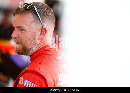 Avondale, AZ USA - 31 ottobre 2025: JUSTIN ALLGAIER (7) si prepara ad allenarsi per il campionato NASCAR Xfinity Series di Avondale, AZ. Foto Stock