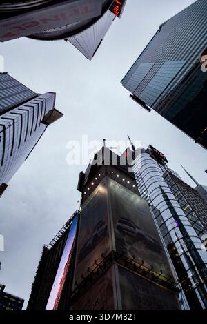 Basso angolo di New York City Foto Stock