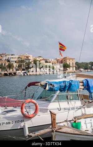 Life ring su imbarcazioni da diporto a Portcolom, porto, Maiorca Foto Stock