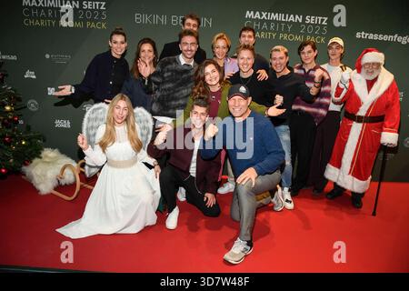 Berlin-abb/ Rebecca Kunikowski, Rebecca Immanuel, Felix Nieder, Linus Weber, Maximilian Seitz, Ronja Forcher, Annika Ernst, Axel Schulz, Daniel Sommer, Julian David, max Weidner, Jannik GNTM und Tim GNTM Weihnachtsmann und Engel zu Gast beim 5.Charity Promi Pack 2025 im Bikini Berlin AM 26.11.2025 Berlin Deutschland *** Berlin abb Rebecca Kunikowski, Rebecca Immanuel, Felix Nieder, Linus Weber, Maximilian Seitz, Ronja Forcher, Annika Ernst, Axel Schulz, Daniel Sommer, Julian David, max Weidner, Jannik GNTM e Tim GNTM Babbo Natale e Angeli come ospiti del 5 Charity Promi Pack 2025 a Bikin Foto Stock