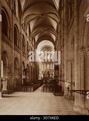 Interno, Chiesa di Sainte-Étienne, Caen, Francia, tra il 1867 e il 1870. Foto Stock