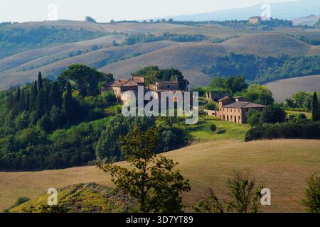 Provincia di Siena, Toscana, Italia. Classico paesaggio rurale della Toscana in Val d'Orcia Foto Stock