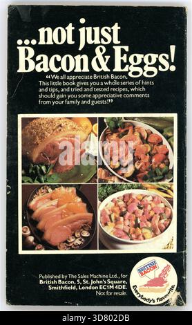 Libro cartaceo vintage anni '1970, copertina posteriore del libro di cucina The Best of British Bacon Recipes di Mary Norwak, distribuito gratuitamente da diversi rivenditori, questa copia da noti rivenditori, ora chiuso, - British Home Stores (BHS). Pubblicato per British Bacon, 1979, Regno Unito. Foto Stock