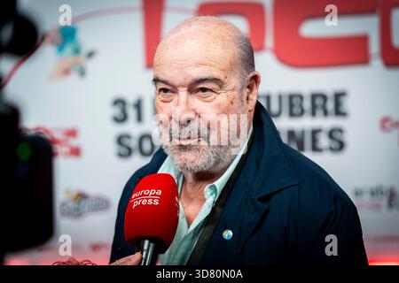 Antonio Resines durante la prima "Cuerpos Locos" al Callao Cinema il 27 ottobre 2025 a Madrid, Spagna. (Crediti: Miguel Escavias/Alfa Images/Alamy Live News) Foto Stock