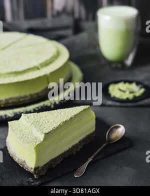 Cibo, cheesecake Matcha con caffè matcha Foto Stock