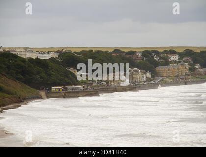 Filey sulla costa dello Yorkshire tempestoso giorno Foto Stock