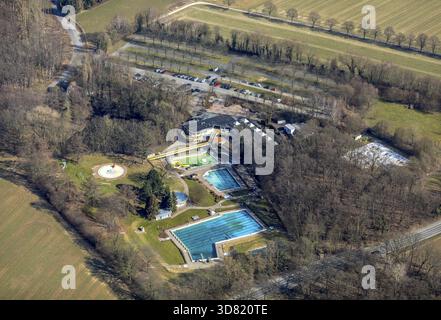 Piscina all'aperto Schoene Floete sulla Steinbruchstrasse a Holzwickede nella Renania settentrionale-Vestfalia. Holzwickede, regione della Ruhr, Renania settentrionale-Vestfalia, Germania, Foto Stock