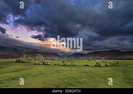 Castlerigg Stone Circle è situato vicino a Keswick nel distretto del lago REGNO UNITO Foto Stock