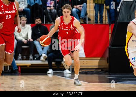 Farum, Danimarca. 27 novembre 2025. Tobias Jensen (7) danese visto durante le qualificazioni europee alla Coppa del mondo 2027 tra Danimarca e Spagna alla Farum Arena di Farum. Credito: Gonzales Photo/Alamy Live News Foto Stock