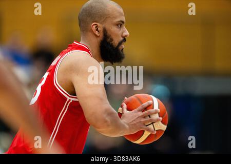Farum, Danimarca. 27 novembre 2025. Kevin Larsen della Danimarca ha partecipato alle qualificazioni europee alla Coppa del mondo 2027 tra Danimarca e Spagna alla Farum Arena di Farum. Credito: Gonzales Photo/Alamy Live News Foto Stock