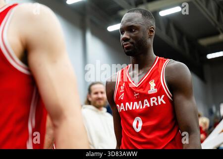 Farum, Danimarca. 27 novembre 2025. Bakary Dibba (0) danese visto alle qualificazioni europee alla Coppa del mondo FIBA 2027 tra Danimarca e Spagna alla Farum Arena di Farum. Credito: Gonzales Photo/Alamy Live News Foto Stock