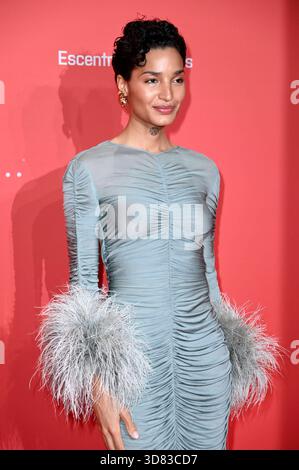 Indya Moore bei der 27. Verleihung der GQ Men of the Year Awards 2025 in Metropol. Berlino, 27.11.2025 *** Indya Moore al 27° GQ Men of the Year Awards 2025 al Metropol Berlin, 27 11 2025 foto:Xn.xKubelkax/xFuturexImagex gq berlin 5155 Foto Stock