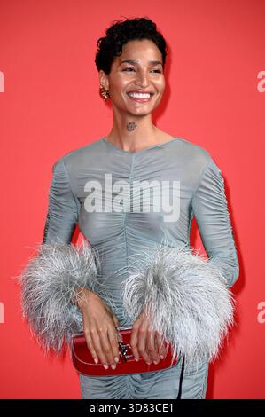 Indya Moore bei der 27. Verleihung der GQ Men of the Year Awards 2025 in Metropol. Berlino, 27.11.2025 *** Indya Moore al 27° GQ Men of the Year Awards 2025 al Metropol Berlin, 27 11 2025 foto:Xn.xKubelkax/xFuturexImagex gq berlin 5154 Foto Stock