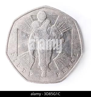 moneta da 50 pence isolata su sfondo bianco. Foto Stock