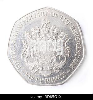 2017 Gibilterra referendum 50 ° anniversario moneta da 50 pence isolata su sfondo bianco studio. Foto Stock