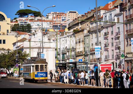 Capitale del Portogallo Lisbona, tram 12 Martim Moniz Foto Stock