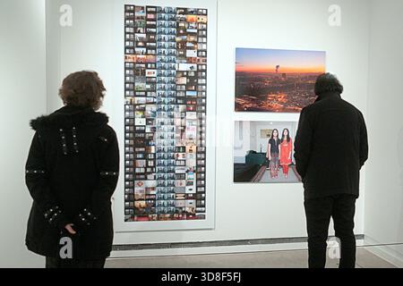 Glasgow, Scozia, Regno Unito. 30 novembre 2025.Still Glasgow, la mostra "Still Glasgow" si apre al GOMA, la galleria d'arte moderna. Un'ampia nuova mostra fotografica che provoca ondate tra i media scozzesi per i suoi contenuti classici passati e presenti.parte delle celebrazioni per i 850 anni della città che aiutano a chiuderla.parte di un programma pubblico che celebra il 30° anniversario di Goma. Credit Gerard Ferry/Alamy Live News Foto Stock