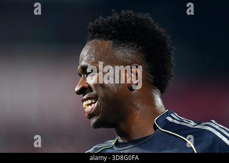 Girona, Spagna. 30 novembre 2025. Vinicius Junior del Real Madrid durante la partita della Liga 2025-2026, data 14, tra il Girona FC e il Real Madrid giocata allo Stadio Montilivi il 30 novembre 2025 a Girona, Spagna. (Foto di Sergio Ruiz/PRESSIN) credito: PRESSINPHOTO SPORTS AGENCY/Alamy Live News Foto Stock