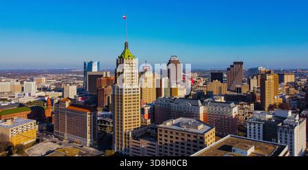 Skyline di San Antonio, Texas, portato con un drone DJI Foto Stock