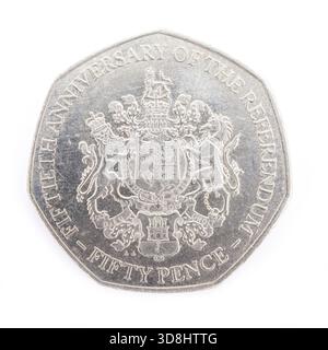 2017 Gibilterra referendum 50 ° anniversario moneta da 50 pence isolata su sfondo bianco studio. Foto Stock