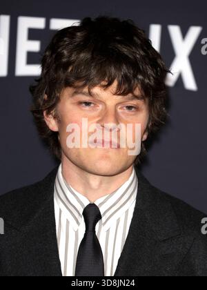 Londra, Regno Unito. 30 novembre 2025. Robert Aramayo partecipa al 28° British Independent Film Awards al Roundhouse. (Foto di Fred Duval/SOPA Images/Sipa USA) credito: SIPA USA/Alamy Live News Foto Stock