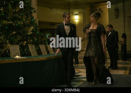 Jingle Bell Heist è un film del 2025 diretto da Michael Fimognari, scritto da Abby McDonald e interpretato da Olivia Holt, Connor Swindells, Lucy Punch e Peter Serafinowicz. Foto Stock