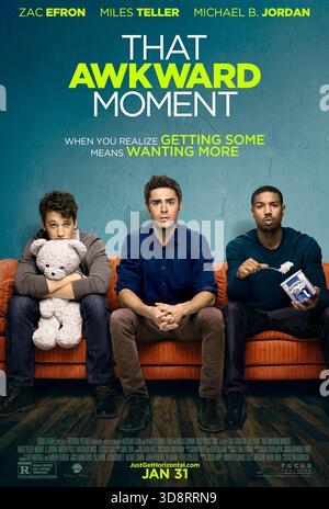 That Awkward Moment (2014) diretto da Tom Gormican e interpretato da Zac Efron, Miles Teller e Michael B. Jordan. Tre migliori amici si impegnano a rimanere single, ma ognuno cade segretamente in relazioni complicate che mettono alla prova la propria amicizia e le proprie idee sull'impegno. USA SOLO PER USO EDITORIALE DI un foglio di poster. Credito: Funzioni BFA / Focus Foto Stock