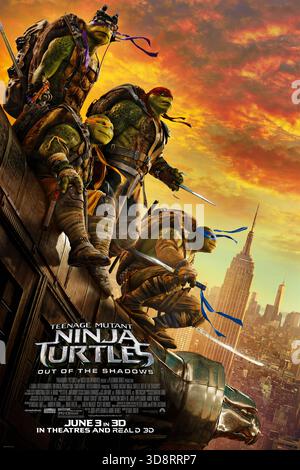 Teenage Mutant Ninja Turtles: Out of the Shadows (2016) diretto da Dave Green e interpretato da Megan Fox, Stephen Amell e Will Arnett. Le tartarughe si alleano con nuovi alleati per sconfiggere Shredder, Baxter Stockman, Bebop, Rocksteady e il malvagio alieno Krang per salvare il mondo. USA SOLO PER USO EDITORIALE DI un foglio di poster. Credito: Immagini BFA/Paramount Foto Stock