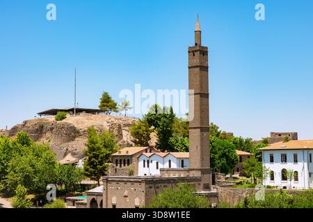 Museo archeologico di Diyarbakir e Moschea Hazreti Suleyman di giorno. Foto Stock