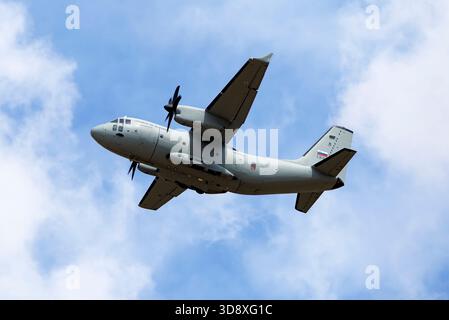 RAF Fairford, Gloucestershire, Inghilterra, Regno Unito - 21 luglio 2025: Slovenian Air Force Alenia C-27J Spartan, L2-01.152 Letalska eskadrilja, parte dalla RIAT 2025 Foto Stock