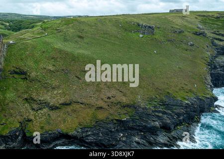 Glebe Cliff e St Materiana's Church, Cornovaglia Regno Unito Foto Stock