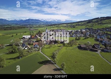 Vista della città, di Rigi e delle Alpi innevate sul retro, Beinwil, Freiamt, Canton, Argovia, Svizzera Foto Stock