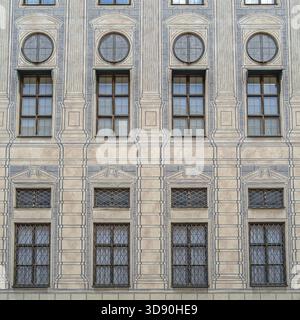 Dettaglio architettonico della Residenz nel centro di Monaco, Germania, ex palazzo reale dei monasteri Wittelsbach di Baviera Foto Stock