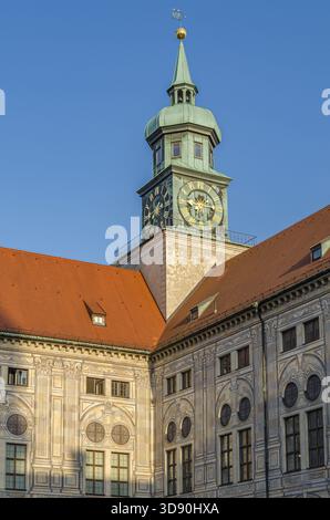 Dettaglio architettonico della Residenz nel centro di Monaco, Germania, ex palazzo reale dei monasteri Wittelsbach di Baviera Foto Stock