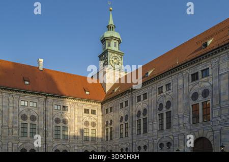 Dettaglio architettonico della Residenz nel centro di Monaco, Germania, ex palazzo reale dei monasteri Wittelsbach di Baviera Foto Stock