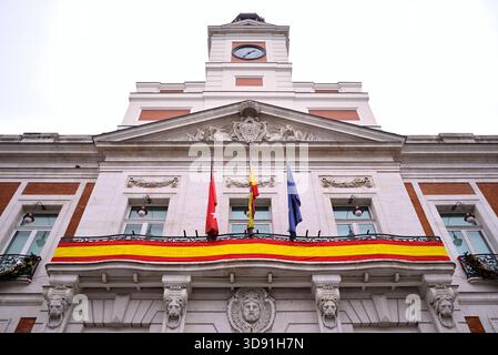 Casa reale dell'ufficio postale edificio storico che attualmente funge da ufficio del presidente della Comunità di Madrid a Puerta del Sol, Madrid Foto Stock