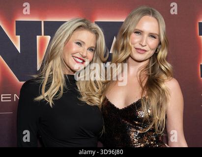 New York, Stati Uniti. 3 dicembre 2025. Christie Brinkley e Sailor Brinkley-Cook partecipano ai Footwear News Achievement Awards al Cipriani 25 Broadway a New York, NY il 2 dicembre 2025. (Foto di Lev Radin/Sipa USA) credito: SIPA USA/Alamy Live News Foto Stock