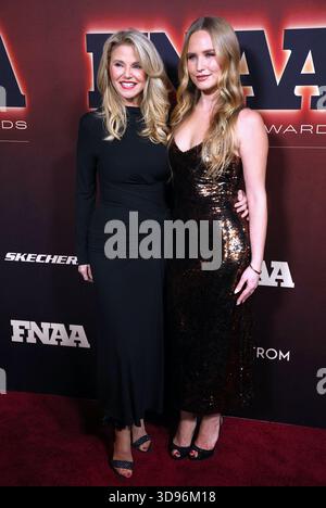 New York, Stati Uniti. 3 dicembre 2025. Christie Brinkley e Sailor Brinkley Cook partecipano all'annuale Footwear News Achievement Awards FNAAs a Cipriani a New York, NY il 3 dicembre 2025. Foto di Charles Guerin/ABACAPRESS.COM credito: Abaca Press/Alamy Live News Foto Stock