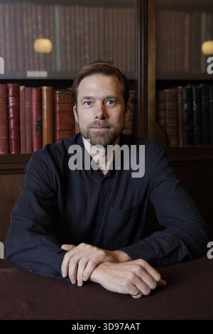 Ritratto di Christopher Bollen 16/11/2025 ©Isabella De Maddalena/opale.Photo Foto Stock