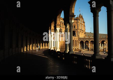 Scene da Plaza de Espana nella città medievale di Siviglia in Spagna Foto Stock