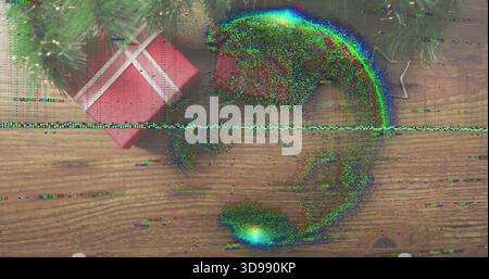 Confezione regalo rossa con nervature bianche su un tavolo in legno, ciuffi di pino e glitch, spazio per copie Foto Stock