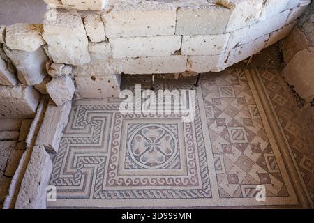 NEVSEHIR, TURKIYE - 09 AGOSTO 2025: Mosaici nella città antica di Sobesos Foto Stock