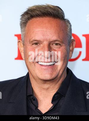 Culver City, Stati Uniti. 4 dicembre 2025. CULVER CITY, LOS ANGELES, CALIFORNIA, USA - 04 DICEMBRE: Il produttore televisivo britannico-americano Mark Burnett arriva alla proiezione speciale di Los Angeles del 'Merv' di Amazon prime Video tenutasi al Culver Theater il 4 dicembre 2025 a Culver City, Los Angeles, California, Stati Uniti. (Foto di Xavier Collin/Image Press Agency) credito: Image Press Agency/Alamy Live News Foto Stock