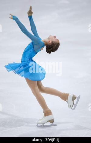 Zagabria, Croazia. 5 dicembre 2025. Anna Stepanchuk della Croazia si esibisce alla cerimonia di apertura del 2025 ISU Figure Skating CS Golden Spin di Zagabria al Velesajam Ice Rink il 5 dicembre 2025 a Zagabria, Croazia. Foto: Igor Kralj/PPIXSELL credito: Pixsell/Alamy Live News Foto Stock
